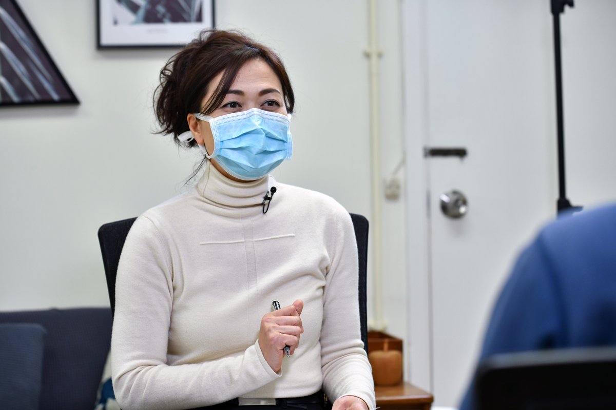 經驗豐富:  覃光旻處理牙科感染控制工作20多年，主責指定檢疫酒店計劃的感染控制工作。