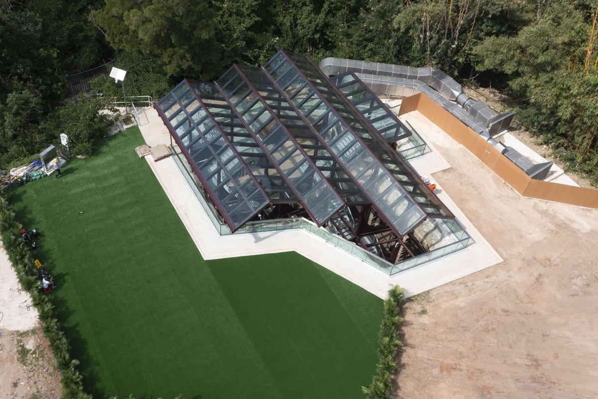 保持穩定:  水務署為深水埗配水庫進行臨時加固工程，包括裝設玻璃天窗，保護外露部分免被風化侵蝕。