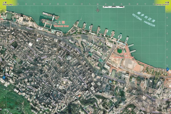 一目了然: 新版《香港街》載有香港地圖和相關影像地圖，讓讀者了解香港的地理環境。