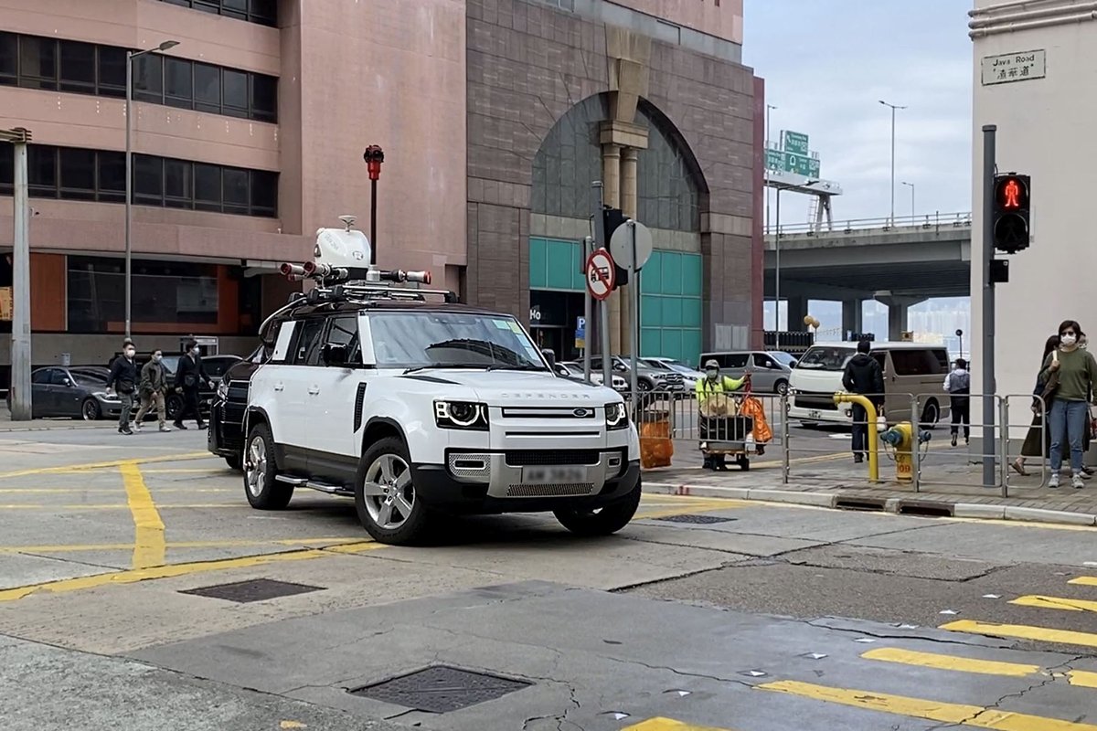 配備齊全:  製作三維數碼地圖的測量車裝有車載移動測繪系統，拍攝街景並收集建築物位置、高度、外觀等數據。