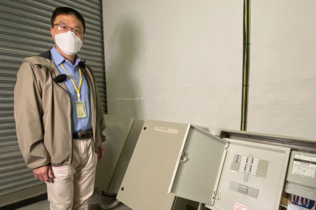 全力支援:  機電署工程師鍾劍泉表示，部門會為場地進行加裝或改裝工程，使之符合防疫需要。