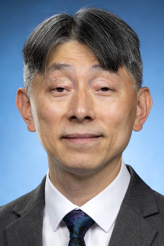 官員任命:  候任特首辦現已成立，由鄭鍾偉擔任秘書長。