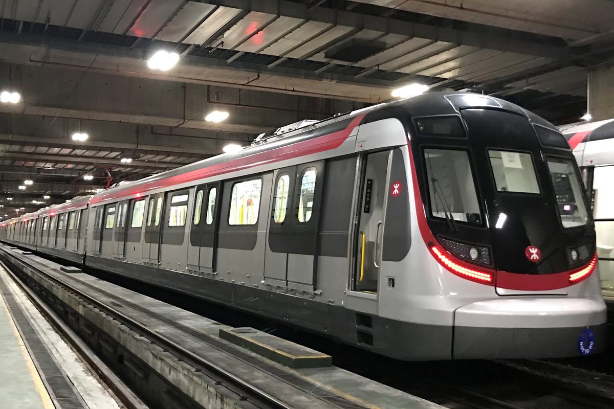 全新列車:  為配合過海段開通，東鐵線全線將採用新列車，為乘客提供更寬敞、舒適的乘車環境。