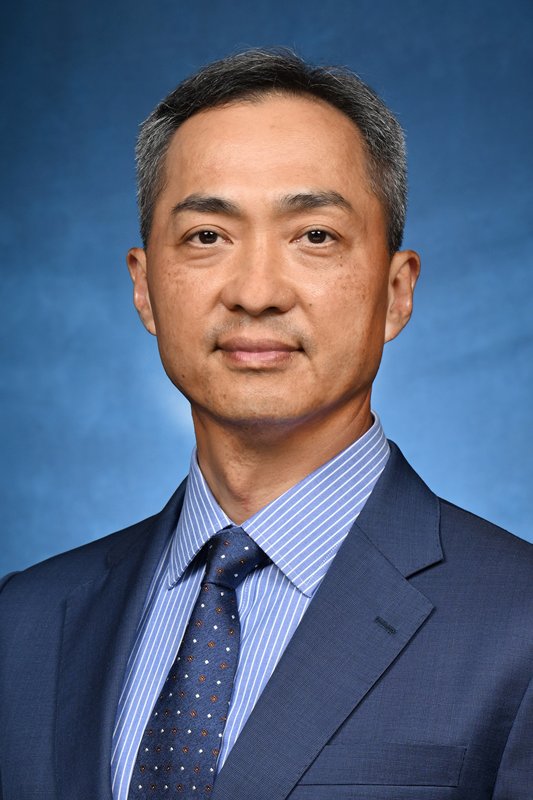 首任院長:  公務員學院首任院長郭蔭庶將於7月5日履新。