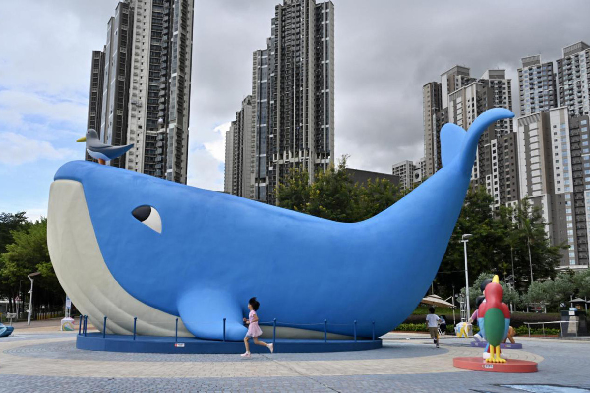 呼應海洋:  《海洋知心友》以鯨魚為主體雕塑，突顯荃灣臨海的特色。