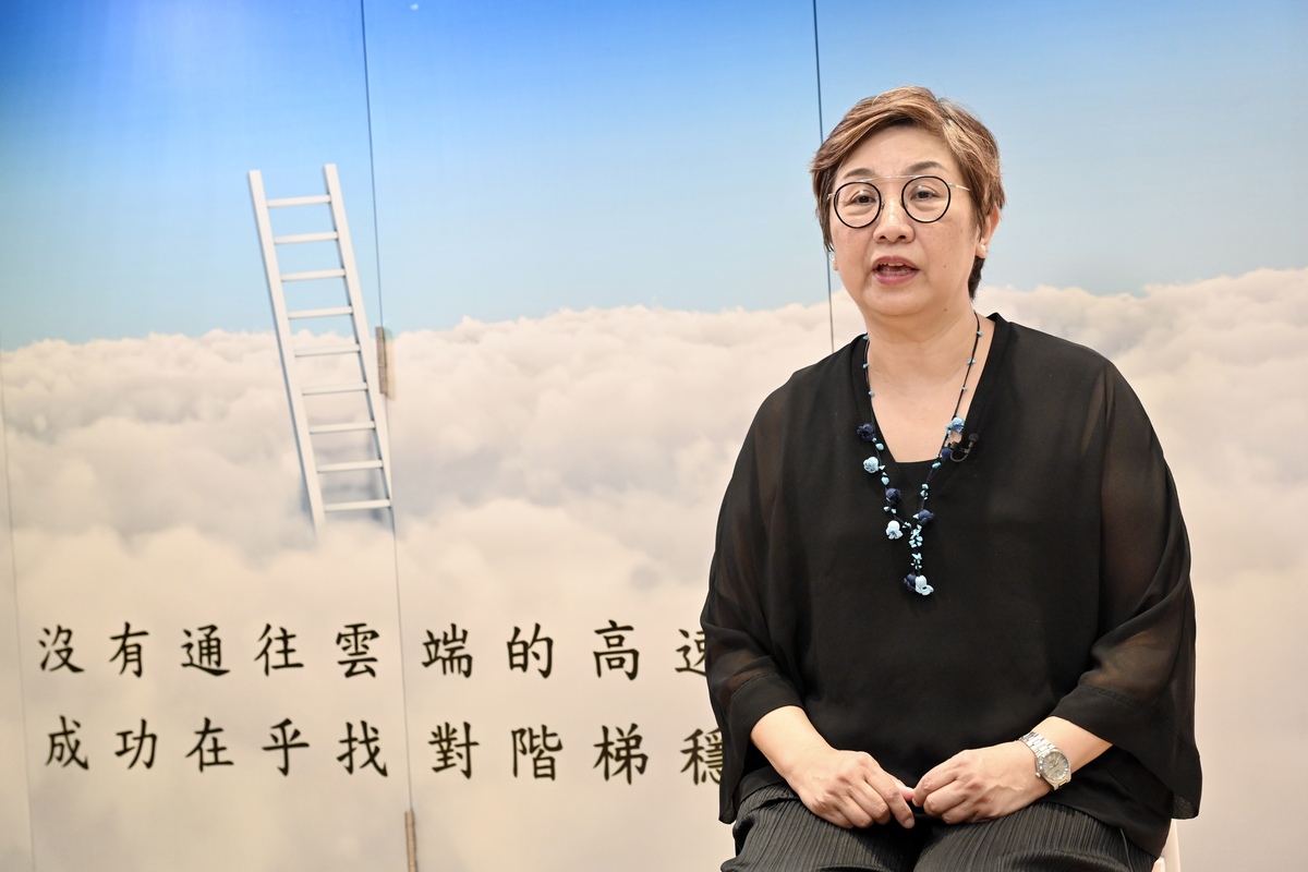 以鼓激勵:  錢敏華指，選擇教授中國鼓，是希望在囚人士知道，社會在替他們打氣，鼓勵他們走過更生路。