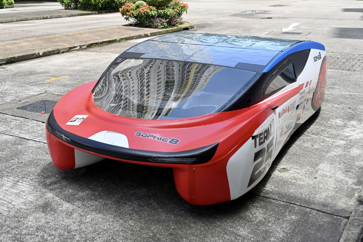 香港製造:  太陽能電動車SOPHIE 8，由香港專業教育學院工程學科師生研發，採用流線型車身設計，減低風阻。