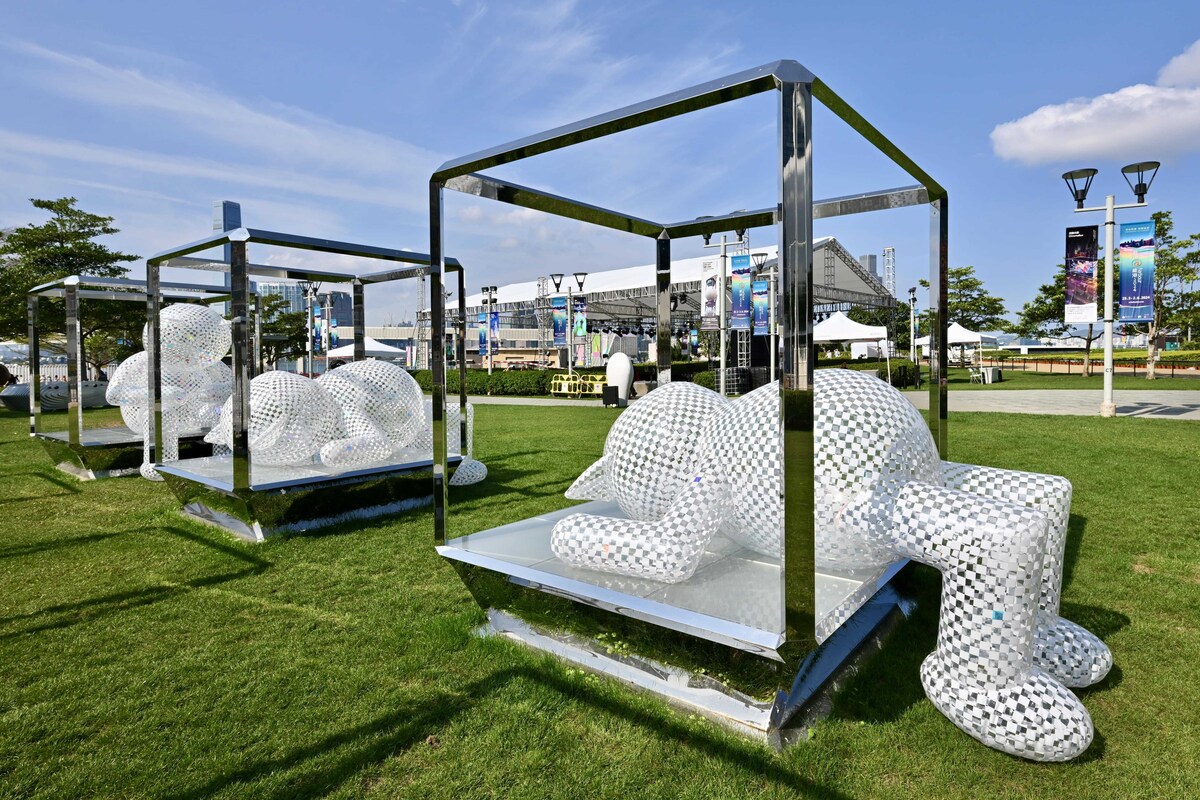 玩味裝置:  「藝術有理」展覽3月25日至6月2日向公眾開放，展品包括本地藝術家郭達麟的藝術裝置《薛丁格床》。