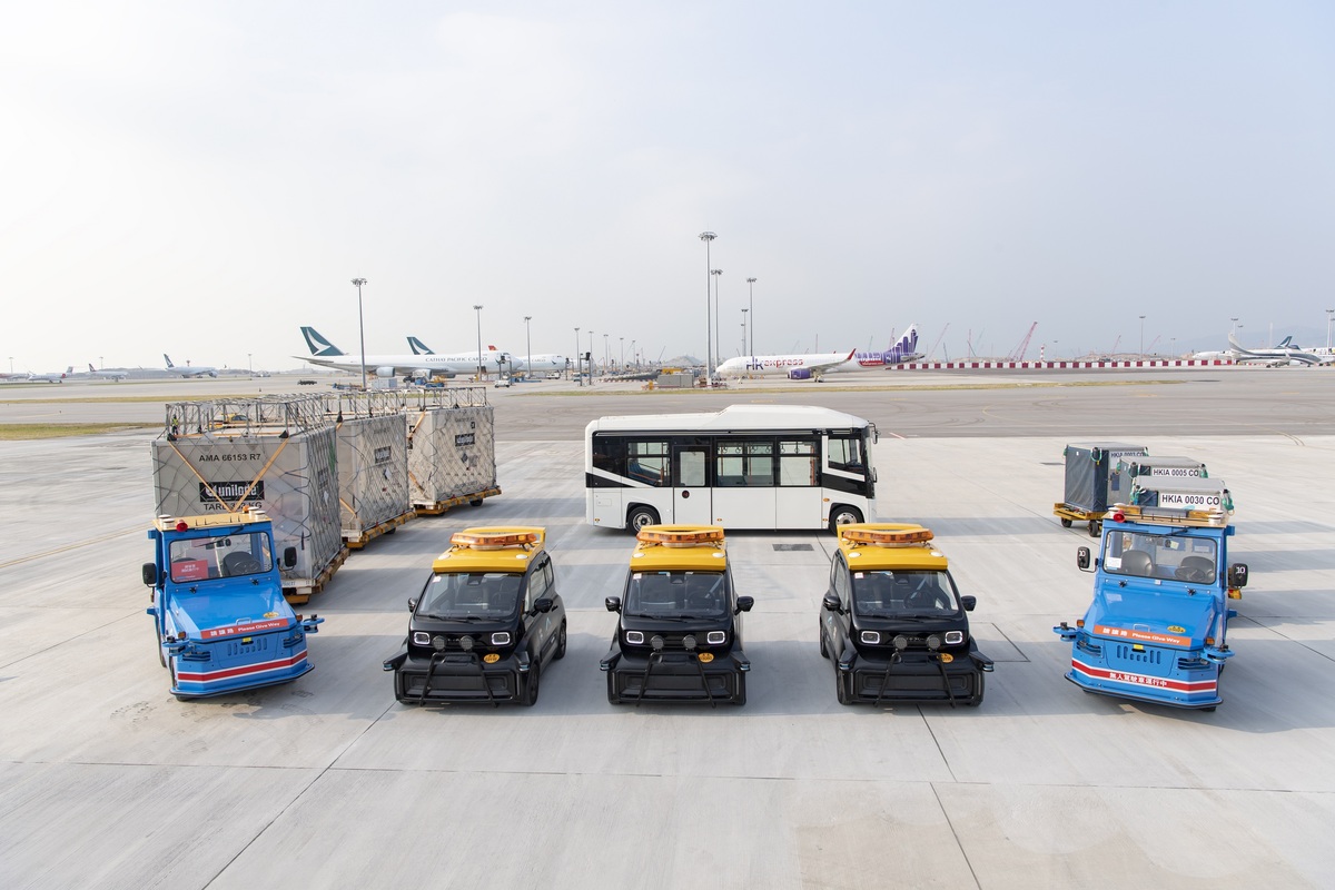 汲取經驗:  北京科創公司在香港國際機場試驗自動駕駛技術多元應用。累積經驗後．成功將技術出海到卡塔爾。（機場管理局提供）