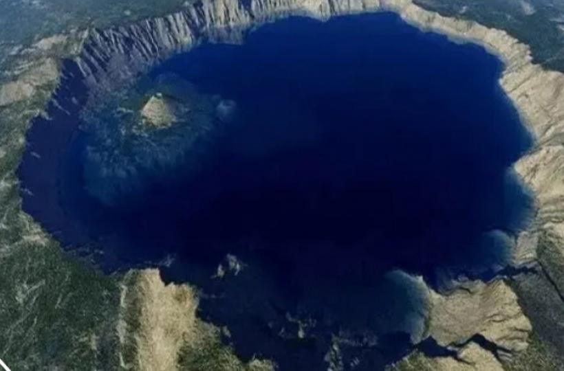 美国俄勒岡州火山口湖...