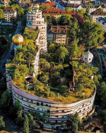 在公寓上蓋出蓊鬱森林，這座德國螺旋城顛覆了建築的想像，在城市裡親近大自然完全沒問題...