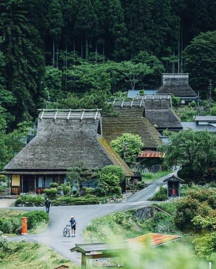 有「京都小合掌」的南丹美山町，那一座座可愛又優雅的房子...