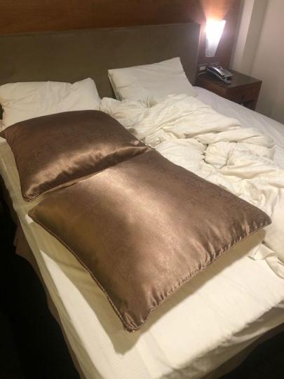 住飯店「額外給2顆大枕頭」到底幹嘛用...