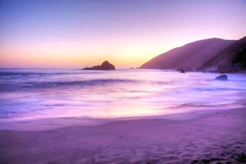 帕菲佛沙灘被《國家地理》評選為全球唯一的紫色沙灘，...