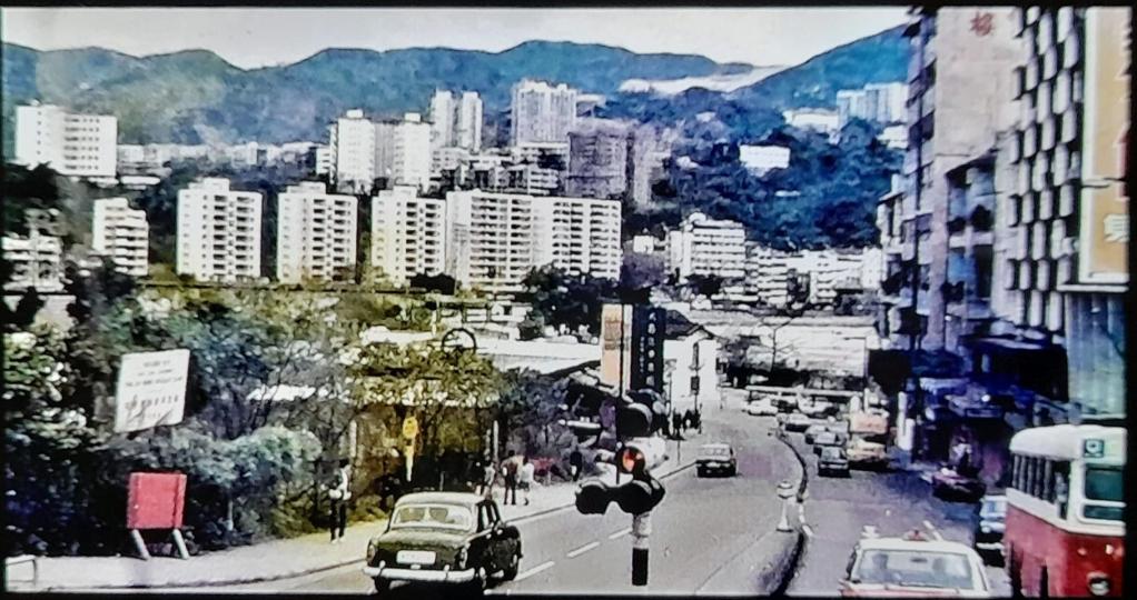1970年代香港皇后大道東的舊照片...