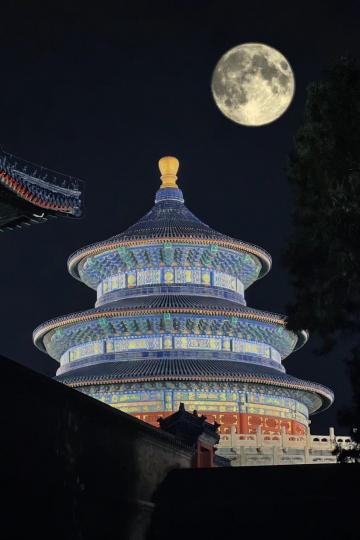 发光的北京天坛 .......