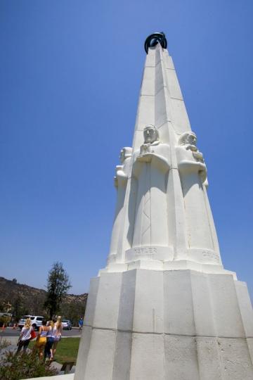 格里斐斯天文台(Griffith Observatory)位於美國洛杉磯格裡斐斯公園中,為洛杉磯的著名地標之一... 格里斐斯天文台(Griffith Observatory)位於美國洛杉磯格裡斐斯公園中,為洛杉磯的著名地標之一...
