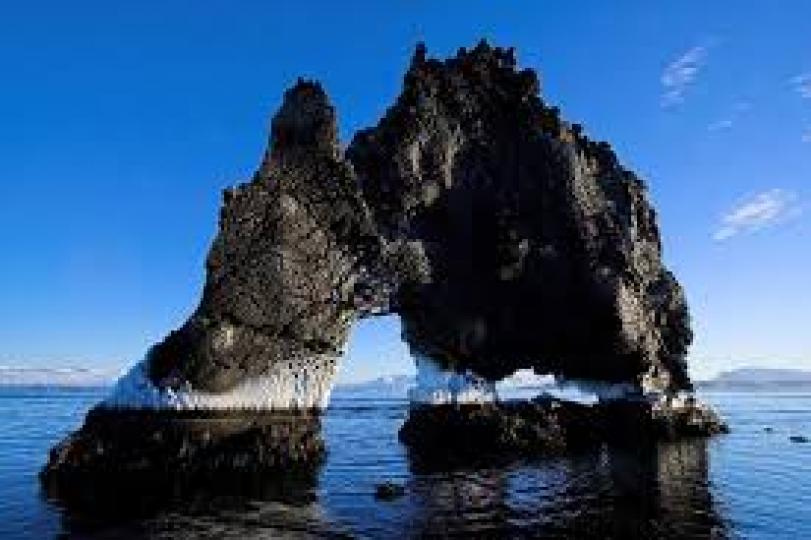 冰島著名象鼻岩......