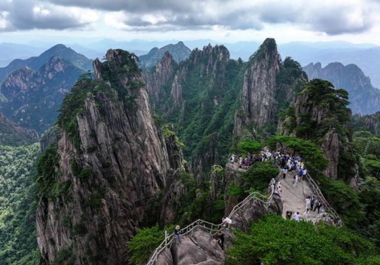 安徽省黄山风景区风光旖旎.....