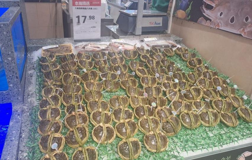 ...深圳開始有大閘蟹買喇...