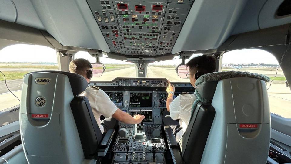 On 12 October, flight CX841 travelled 9,007 nautical miles from New York to Hong Kong, making this t... On 12 October, flight CX841 travelled 9,007 nautical miles from New York to Hong Kong, making this t...