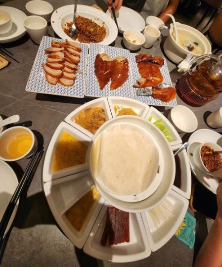 ......北京填鴨1隻，美團價$198，好味...