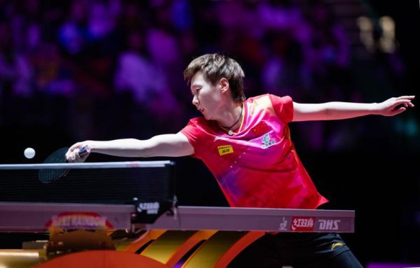 中國選手王曼昱4比2戰勝日本選手張本美和，晉級決賽...