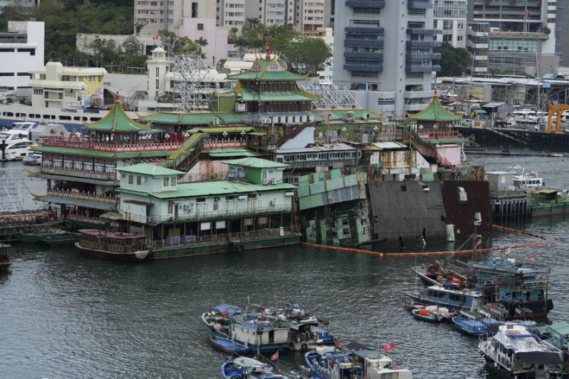 珍寶海鮮舫是香港地標之一，港產片或外國電影中總不乏它的踪影...