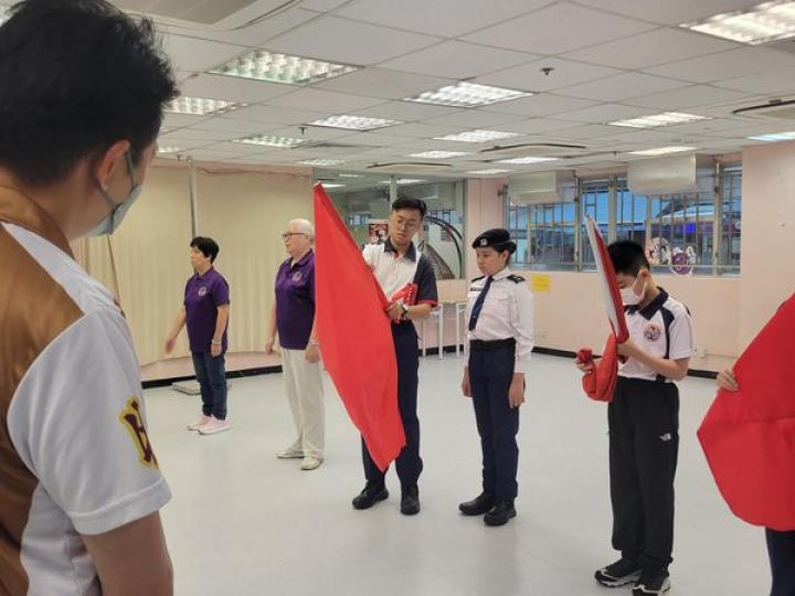 ...旺角長幼共融中式步操班......