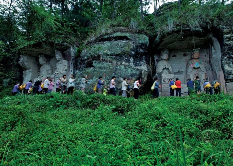 【一睹仙容】
中國世界文化遺產中的敦煌、雲岡、龍門、大足石刻等佛教石窟寺和摩崖造像，大家早已耳熟能詳，但是道教石窟和摩崖造像卻鮮為人知。難道崇尚「無形」、「清靜無為」的道教真的不開龕造像？雷玉華教授與...