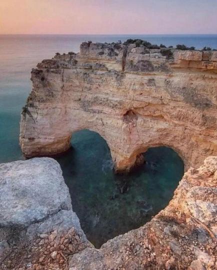 葡萄牙法魯的「愛心岩石」堪稱絕美...