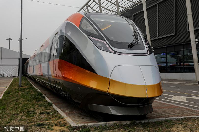A new type of smart #train developed by CRRC Qingdao Sifang that improves intercity transit debuted ... A new type of smart #train developed by CRRC Qingdao Sifang that improves intercity transit debuted ...