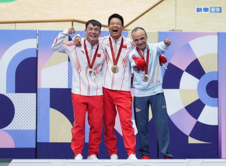 .....全天綜合：首日、首金、新紀錄，好戲開場...