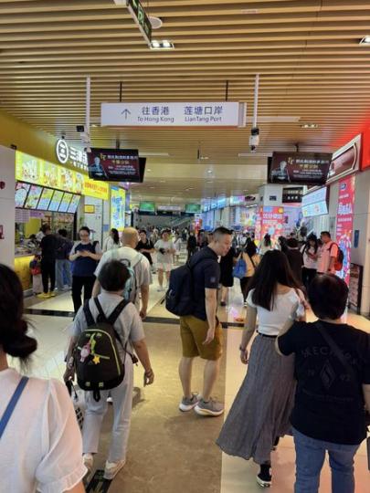週末要中午這時候回香港.....