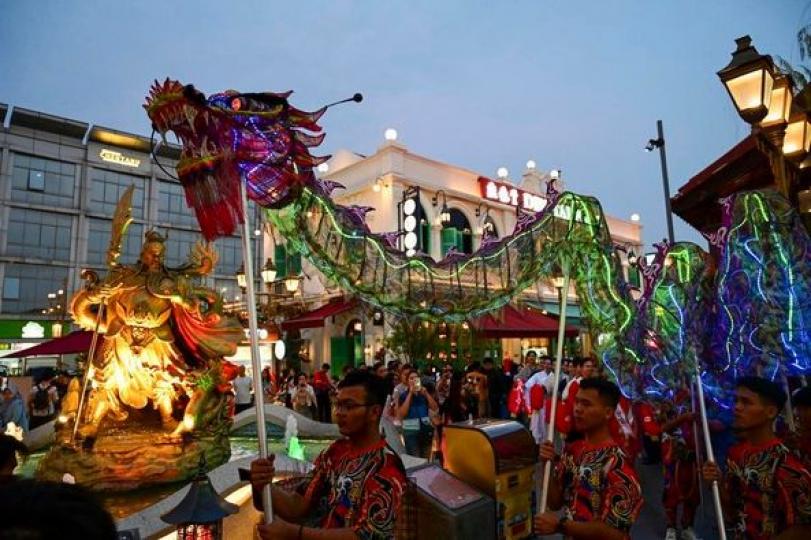 Events are held in Indonesia's capital to celebrate China's Mid-Autumn Festival...