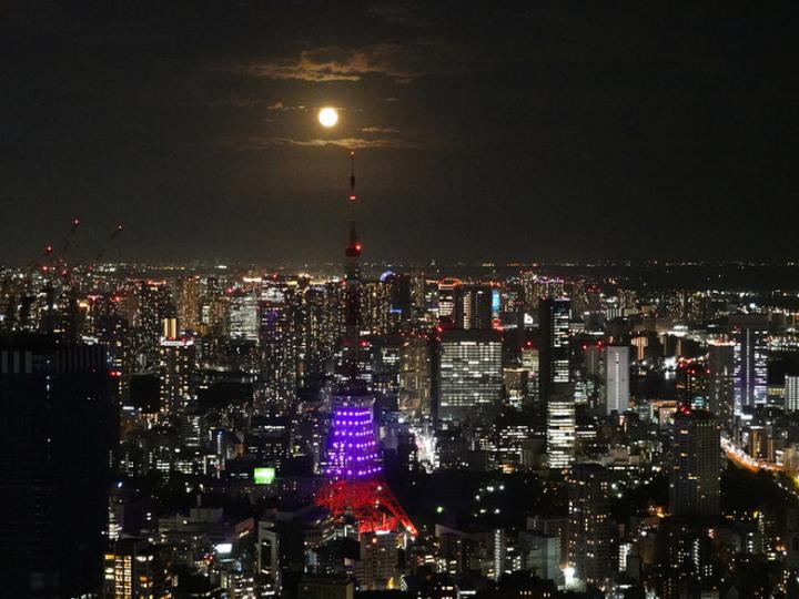 日本東京之中秋明月景色。...
