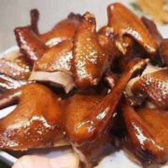 每間客房驚喜加碼，免費...