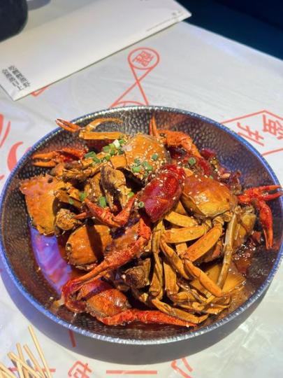 ....水圍附近有間食小龍蝦...