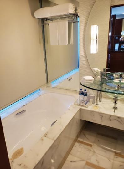 【香港Cordis康得思酒店$0房價入住體驗】$1,850行政房 + 額外氣泡酒 + 行政酒廊 (早餐+下午茶+Cocktail) 分享!... 【香港Cordis康得思酒店$0房價入住體驗】$1,850行政房 + 額外氣泡酒 + 行政酒廊 (早餐+下午茶+Cocktail) 分享!...