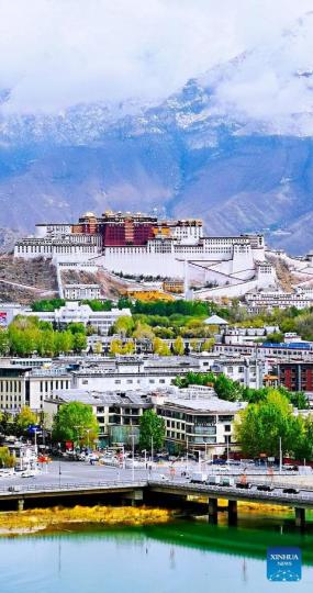 The scenery of LhasaThe scenery of Lhasa...