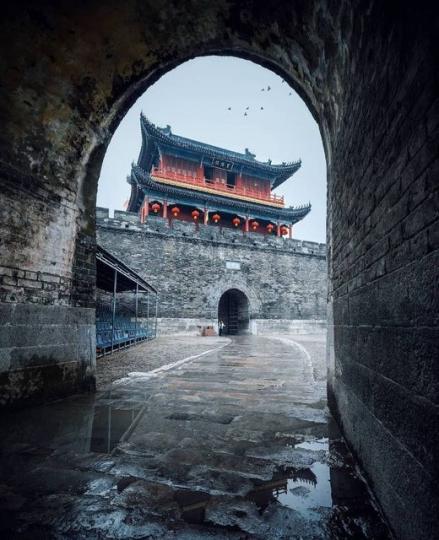 荊州城牆是中國現存的四座保存最為完整的古城牆之一...