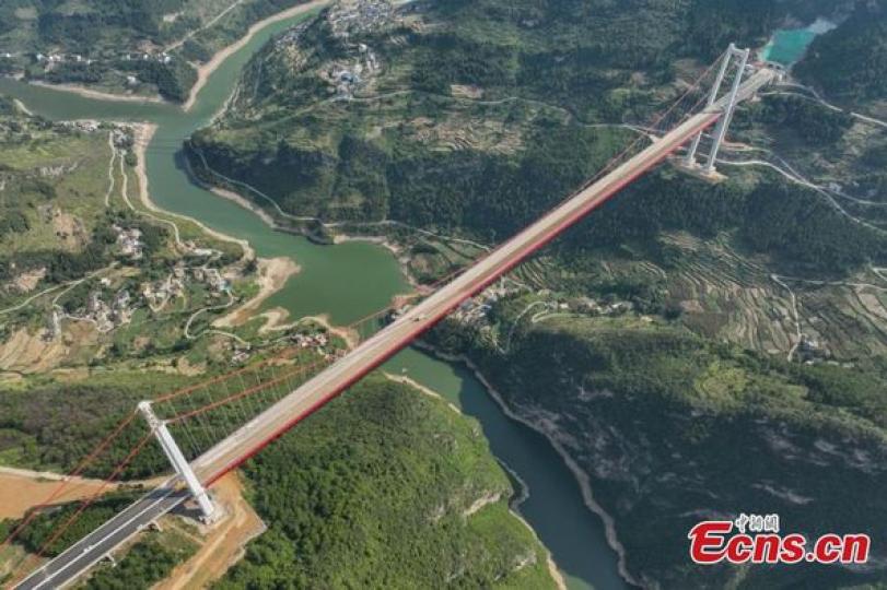 Construction of the Tongzi River grand bridge...