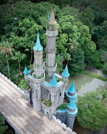 歐風尖塔城堡超華麗，宛如迪士尼、又超有童話世界感的景點就在台灣...
