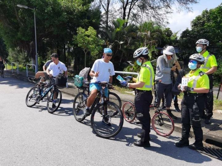 【 交通的事 • 屯門至馬鞍山新單車徑 】
連接屯門至馬鞍山長達60公里的新單車徑已正式開放。新界北總區交通部聯同香港聖約翰救傷隊及醫療輔助隊，於上周六(9月26日) 及今日(10月2日)在各單車熱點...