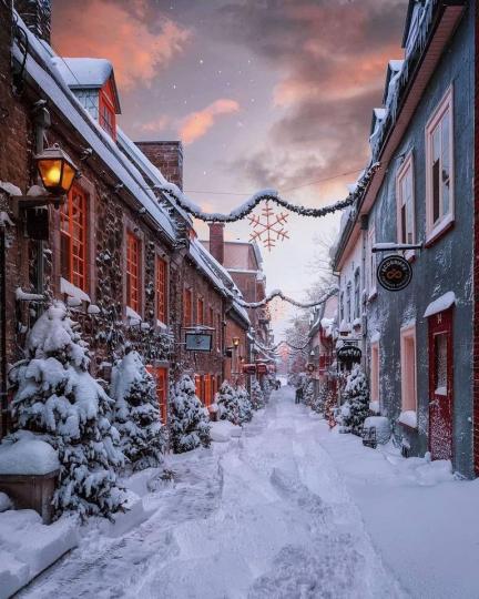 魁北克的街道在冬天總是純白色的...