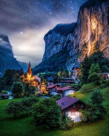 瑞士最美的瀑布小鎮勞特布倫嫩...