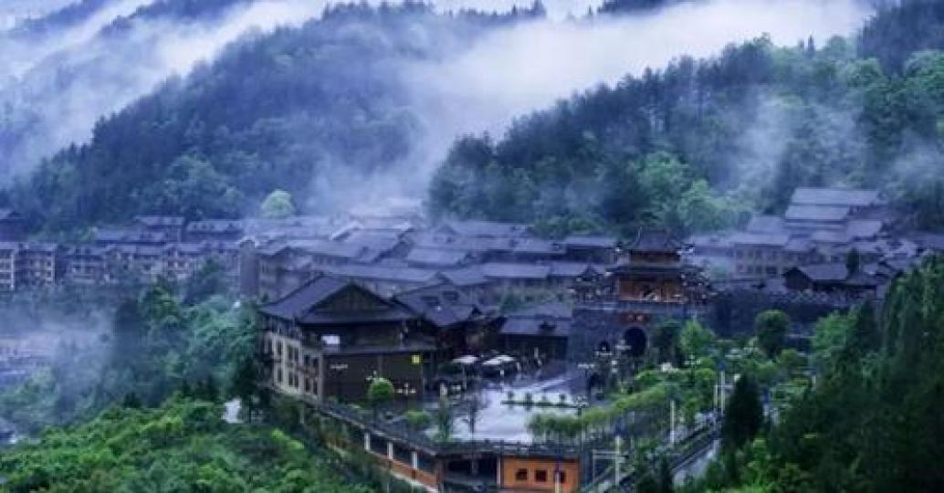 The #Taohuayuan scenic area has launched ticket discounts and personalized products like study tours...