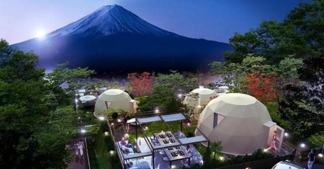踏出帳篷就能看到富士山...