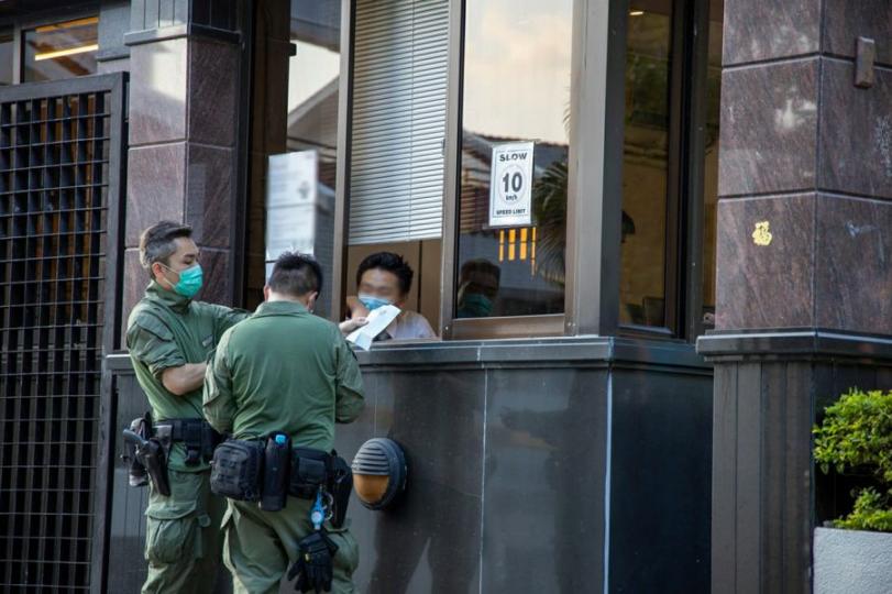 【 慎防盜賊 • 港島南區反爆竊行動 】
警方高度重視近日港島南區低密度住宅爆竊案的上升趨勢,在過去一個月起及長假期期間動員大量軍裝及便裝人員進行一連串反爆竊行動,包括上山搜捕疑犯。
透過警民關係組及... 【 慎防盜賊 • 港島南區反爆竊行動 】
警方高度重視近日港島南區低密度住宅爆竊案的上升趨勢,在過去一個月起及長假期期間動員大量軍裝及便裝人員進行一連串反爆竊行動,包括上山搜捕疑犯。
透過警民關係組及...