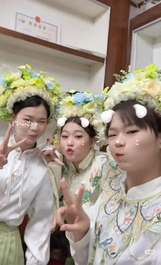 全紅嬋三姐妹被圍堵......